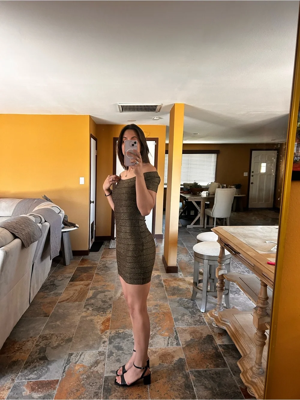 GUESS Gold Metallic Bodycon Mini Dress Size 2 Off Shoulder Party Cocktail Dre - Picture 3 of 9